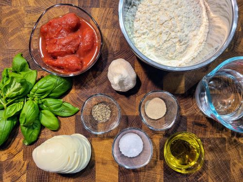 ingredients for pizza Margherita
