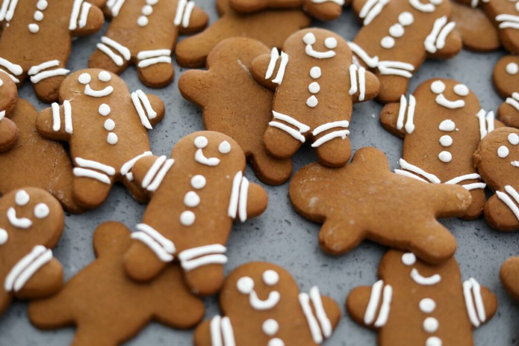 A pile of gingerbread cookies
