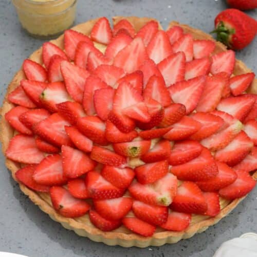 strawberry tart with fresh strawberries