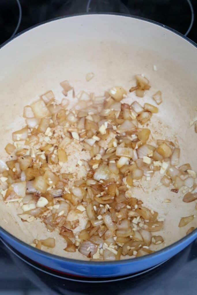 Caramelized onions with garlic