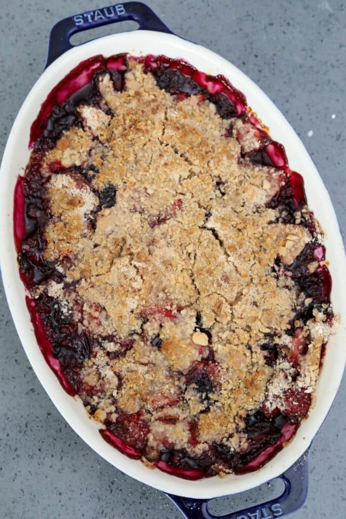 Baked strawberry and blueberry crisp